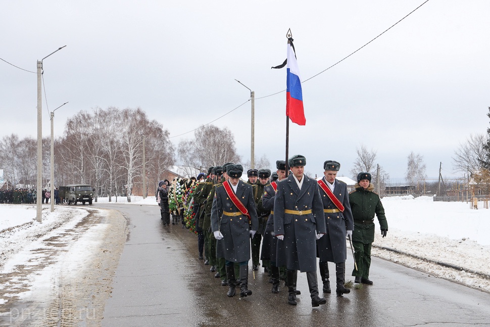 В Пензенской области простились с погибшим во время спецоперации Александром Вотчниковым