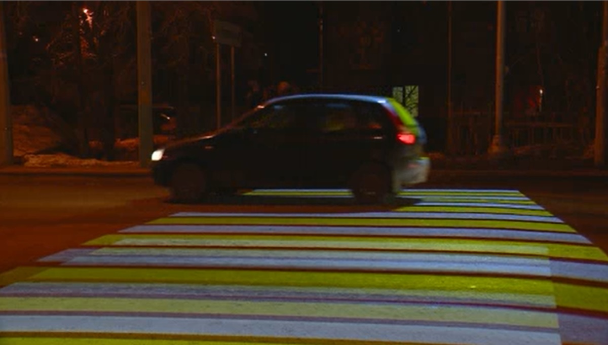 В Пензе появился первый световой пешеходный переход