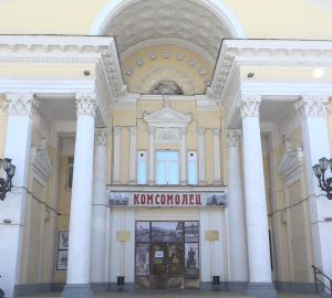 В Кузнецке центром сбора гуманитарной помощи стал бывший кинотеатр «Комсомолец»