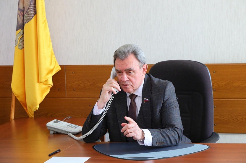 Валерий Лидин ответил на вопросы пензенцев о ремонте дорог, освещении и водоснабжении