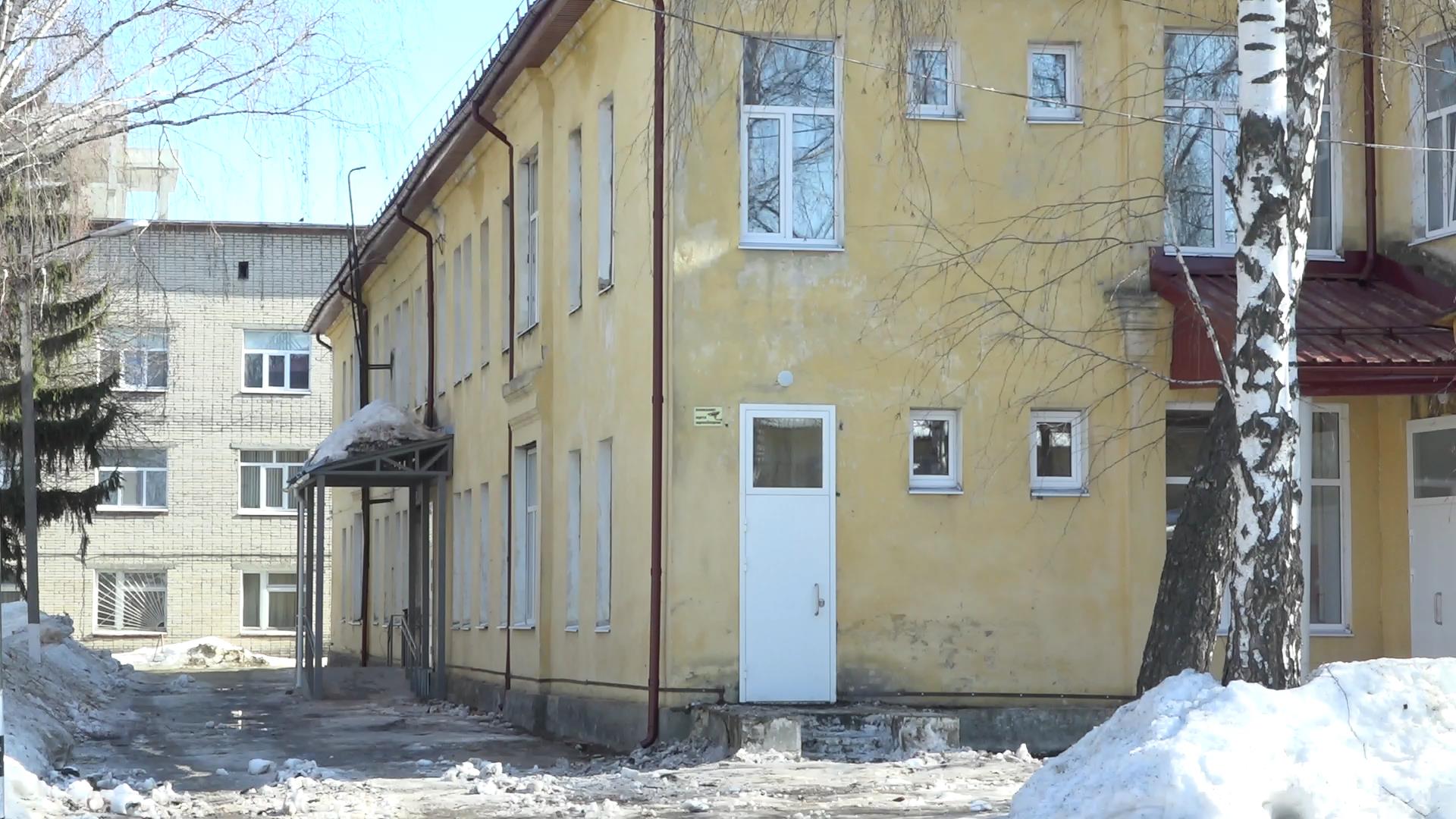 Кузнечанам показали обновленный инфекционный корпус больницы