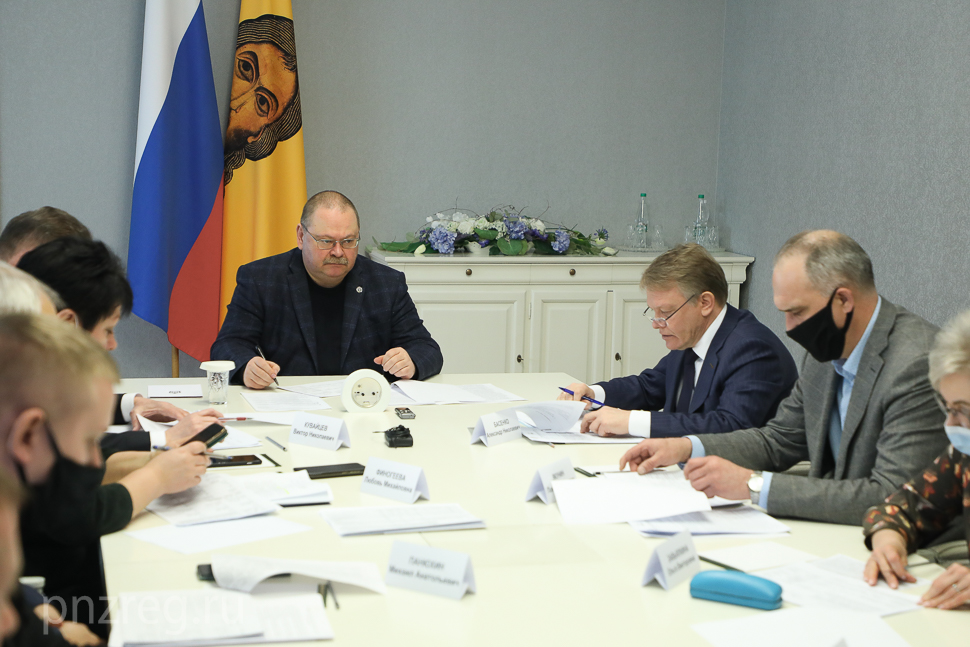 Мельниченко поручил активнее заниматься весенней уборкой