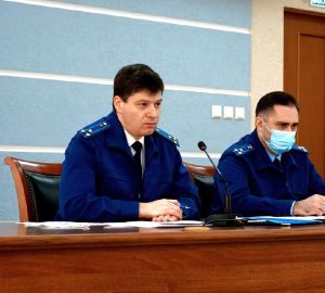 Кузнечане пожаловались прокурору на высокие цены и плохие дороги