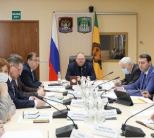 Губернатор потребовал держать на жестком контроле сроки контрактации объектов строительства