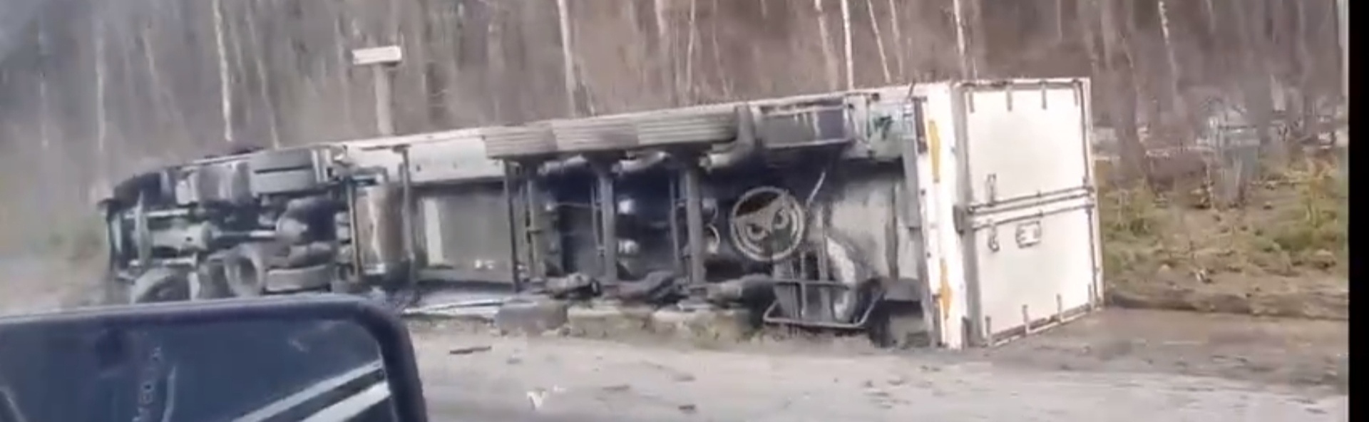 На трассе М-5 фура улетела в кювет