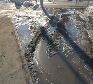 Дорога в пензенский аэропорт превратилась в болото