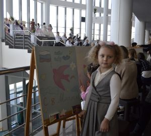 В празднике по случаю 8 марта приняли участие эвакуированные из ДНР и ЛНР