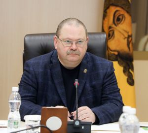 Мельниченко поручил возобновить углубленную диспансеризацию