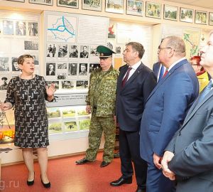 Мельниченко передал архивные сведения о герое войны в музей пограничной заставы «Брест»