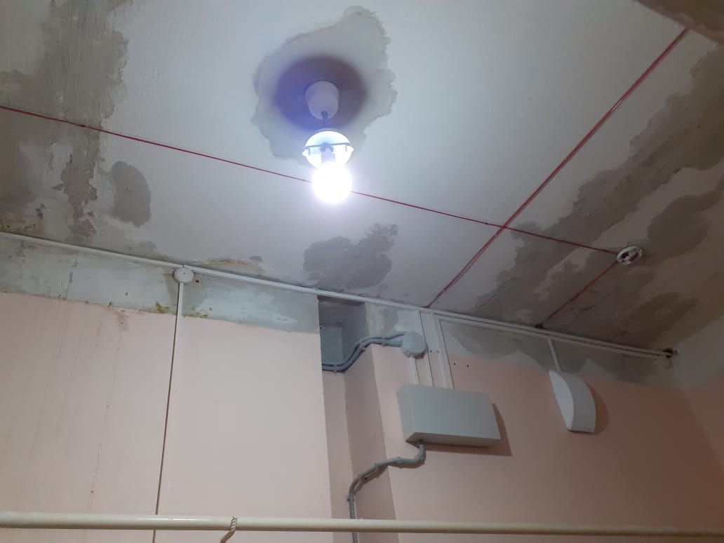 В Кузнецком районе дети ходят в детский сад с протекающей крышей