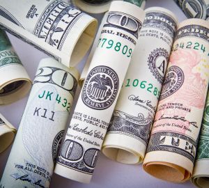 Минфин: Россия смогла избежать дефолта по государственному долгу