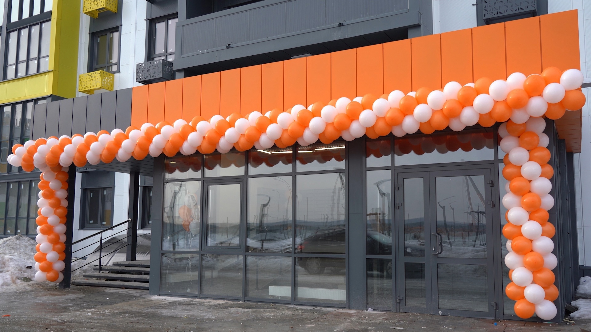 В Спутнике «Термодом» начал вручать ключи от нового дома «Радужных дворов»