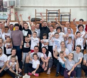 Иван Краснов приветствовал участников семейного праздника спорта