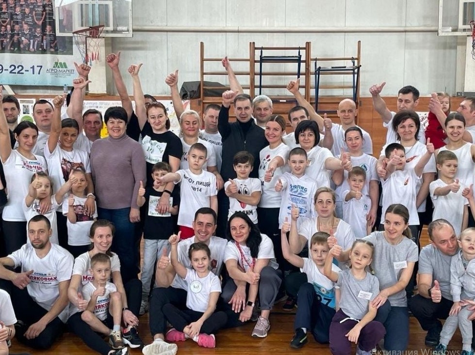 Иван Краснов приветствовал участников семейного праздника спорта