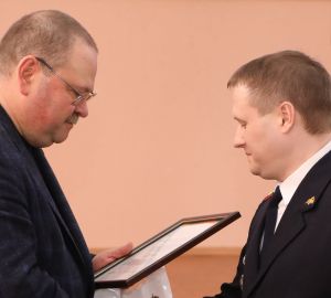 Олег Мельниченко поздравил сотрудников Росгвардии с годовщиной образования