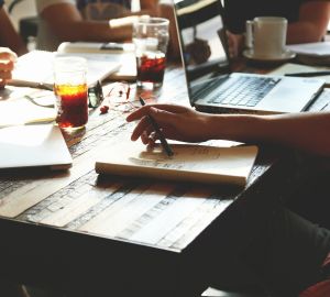 Пензенцам, уволившимся с работы, больше не нужно ждать 3 месяца для заключения соцконтракта