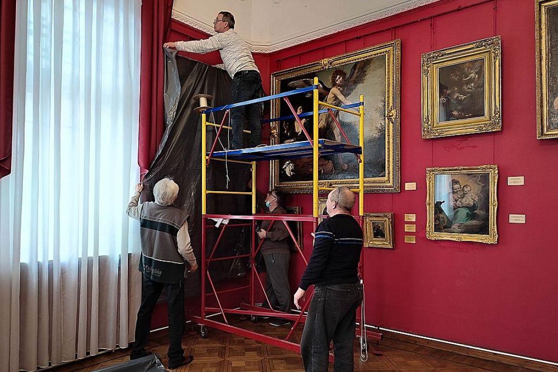 В картинной галерее имени Савицкого устанавливают профессиональное освещение