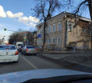 В центре Пензы у здания службы архитектуры обрушилась часть стены