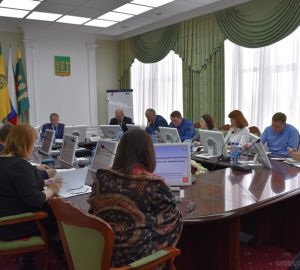 Басенко поручил проверить состояние подходов к кладбищам при подготовке к Радонице