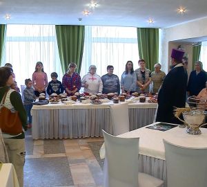 Ольга Чистякова поздравила с Пасхой эвакуированных жителей Донбасса