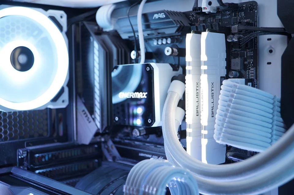 Житель Сердобского района остался без компьютера после 2 визитов «друзей»