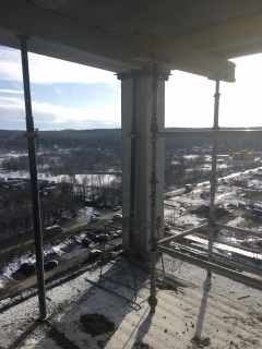 Упал с 13 этажа: в Арбеково молодой мужчина разбился насмерть