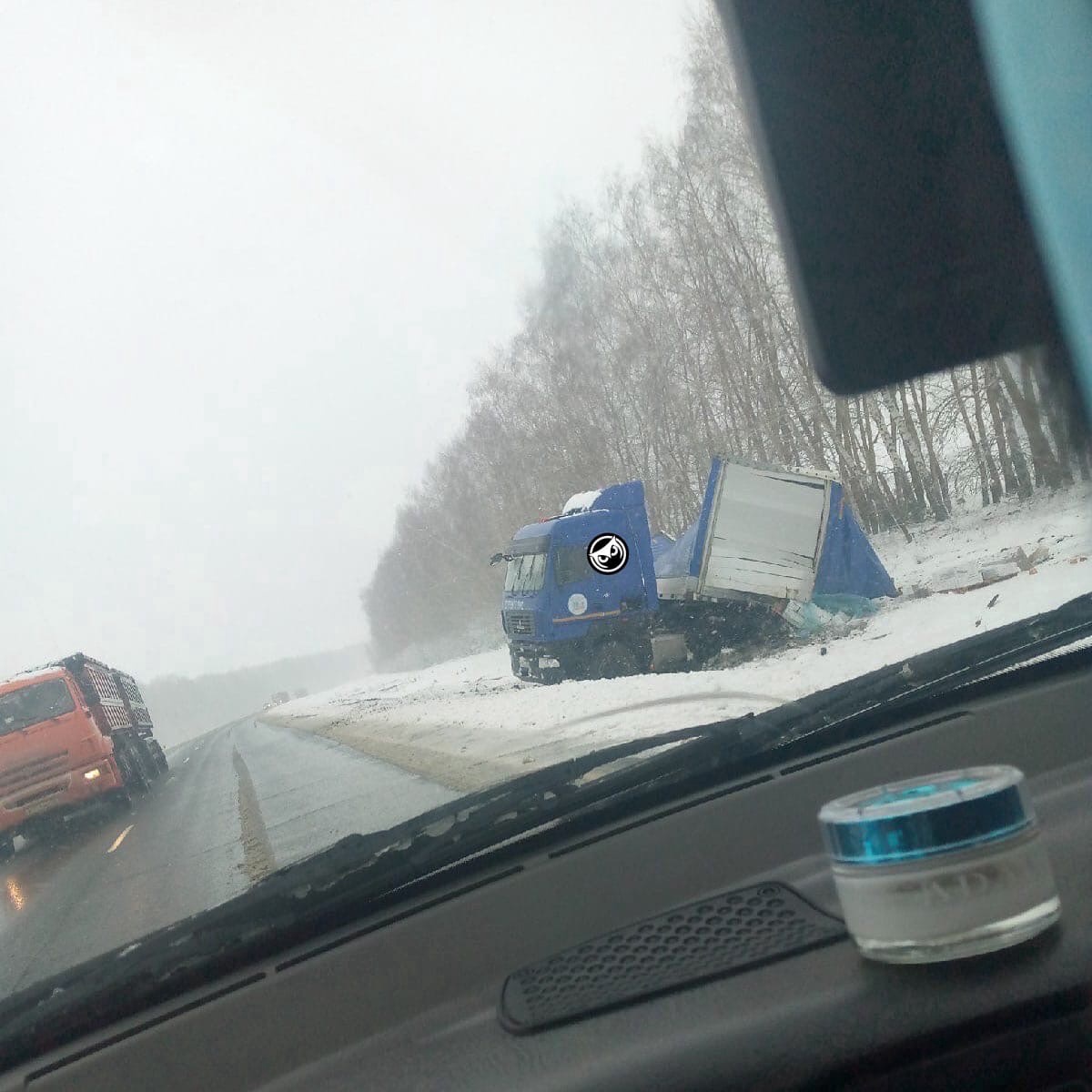 На трассе «Пенза-Тамбов» фура улетела в кювет