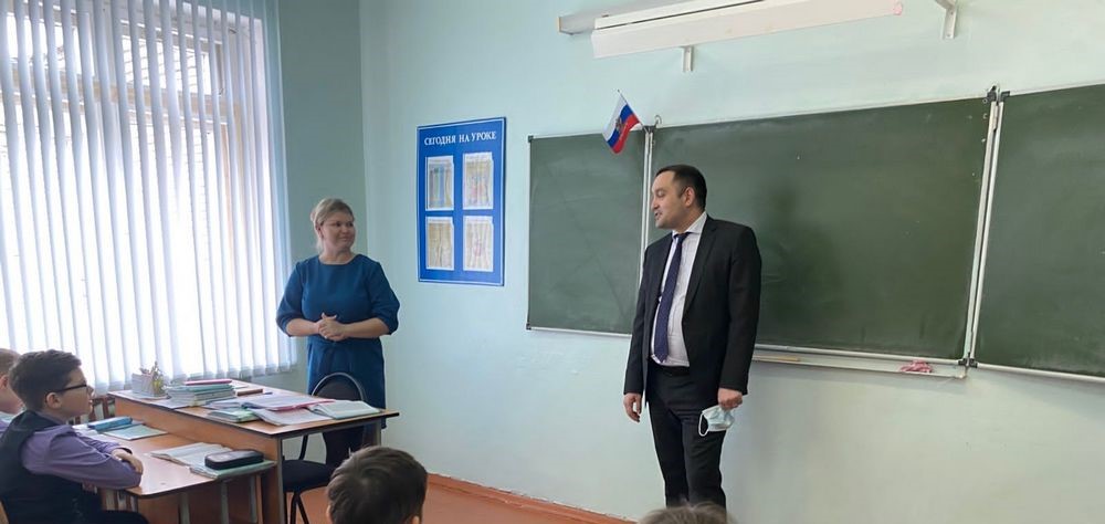 Министр образования области посетил учебные заведения Кузнецка с проверкой