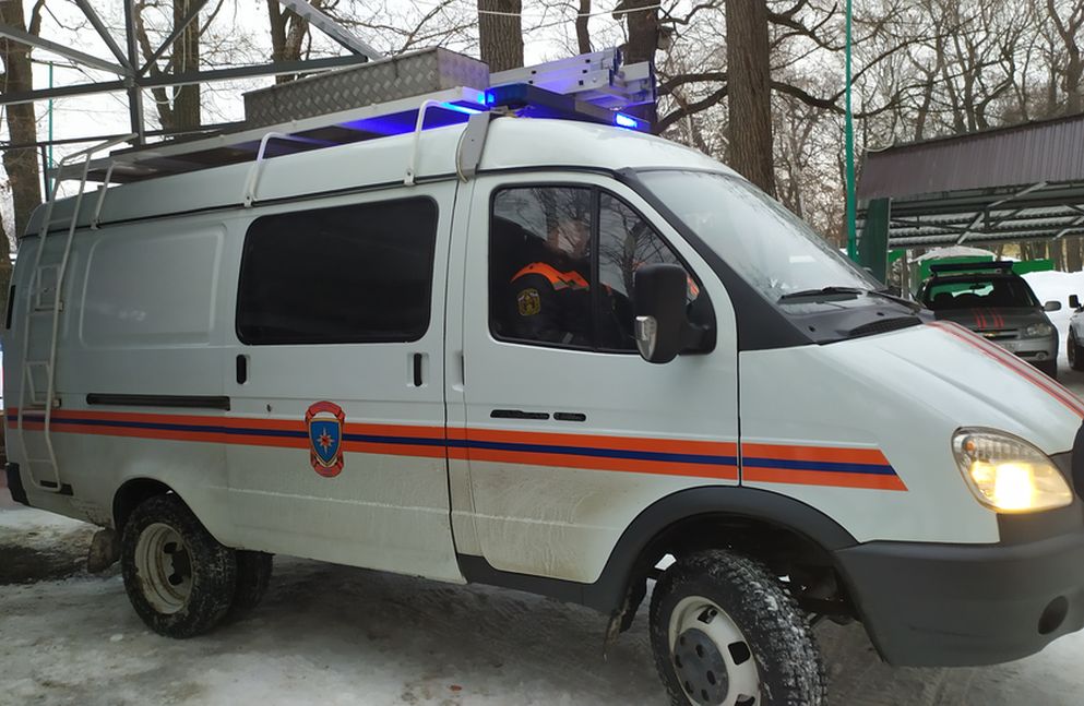 В Пензе спасатели вызволили ребенка из стула