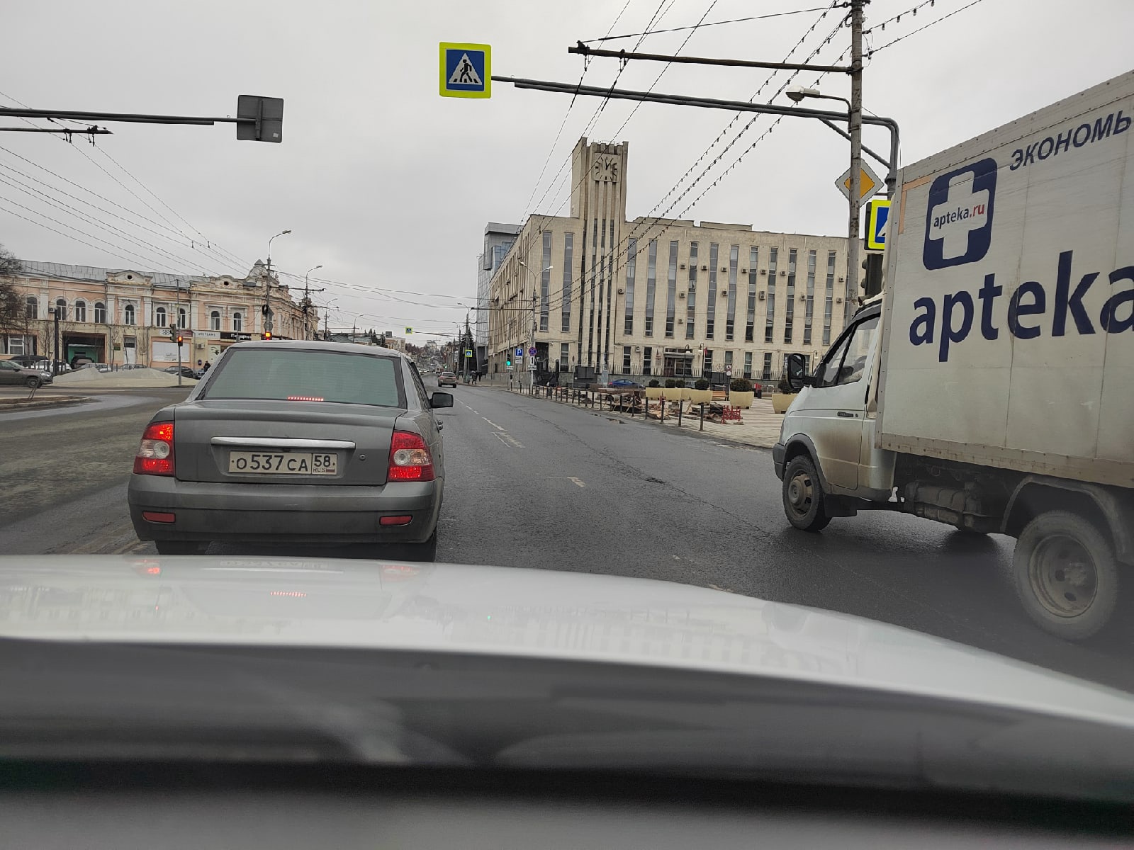 В центре Пензы начали ремонт ливневых канализаций