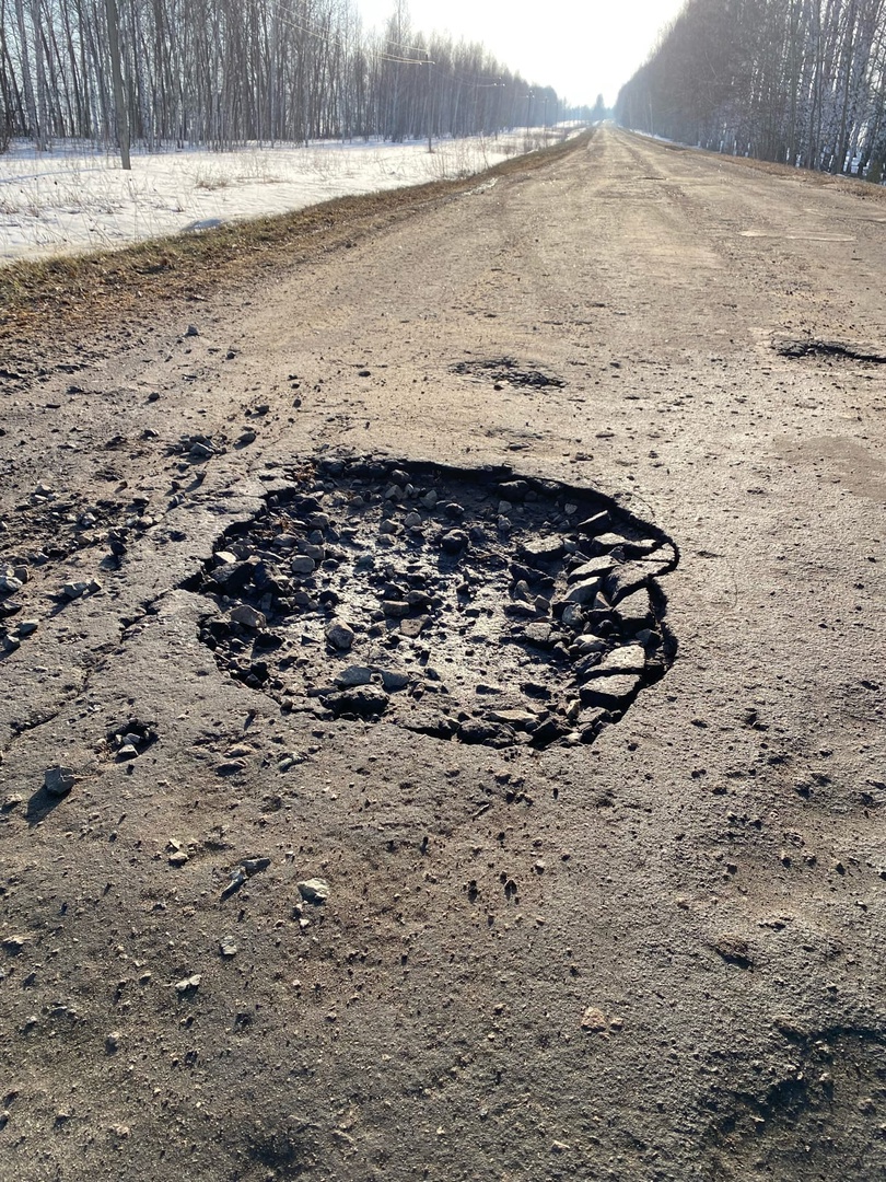 Яма на яме: жители Вадинского района пожаловались на дорогу, ведущую к школе