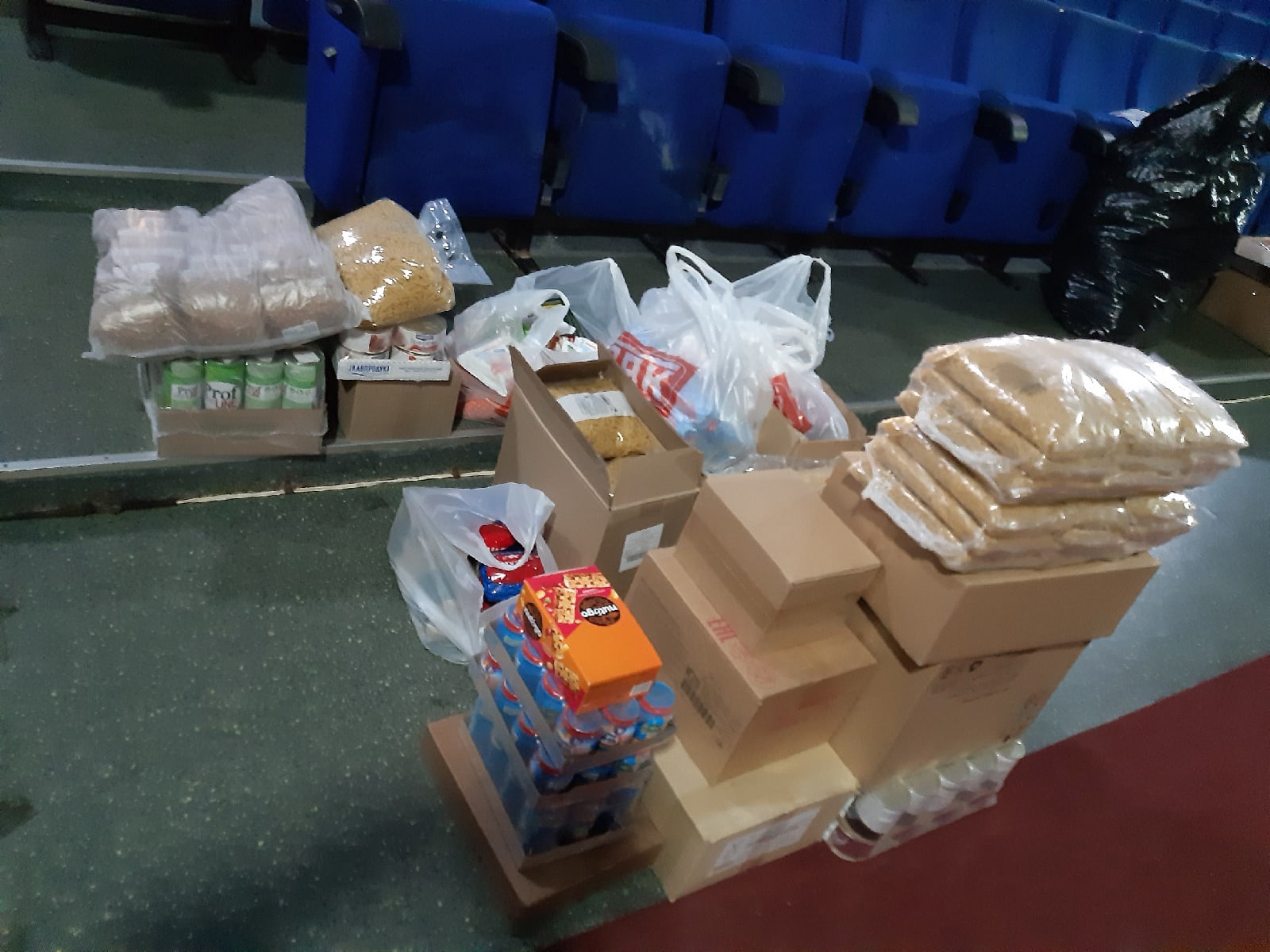 В Кузнецке на концерте собрали гуманитарную помощь жителям ДНР и ЛНР