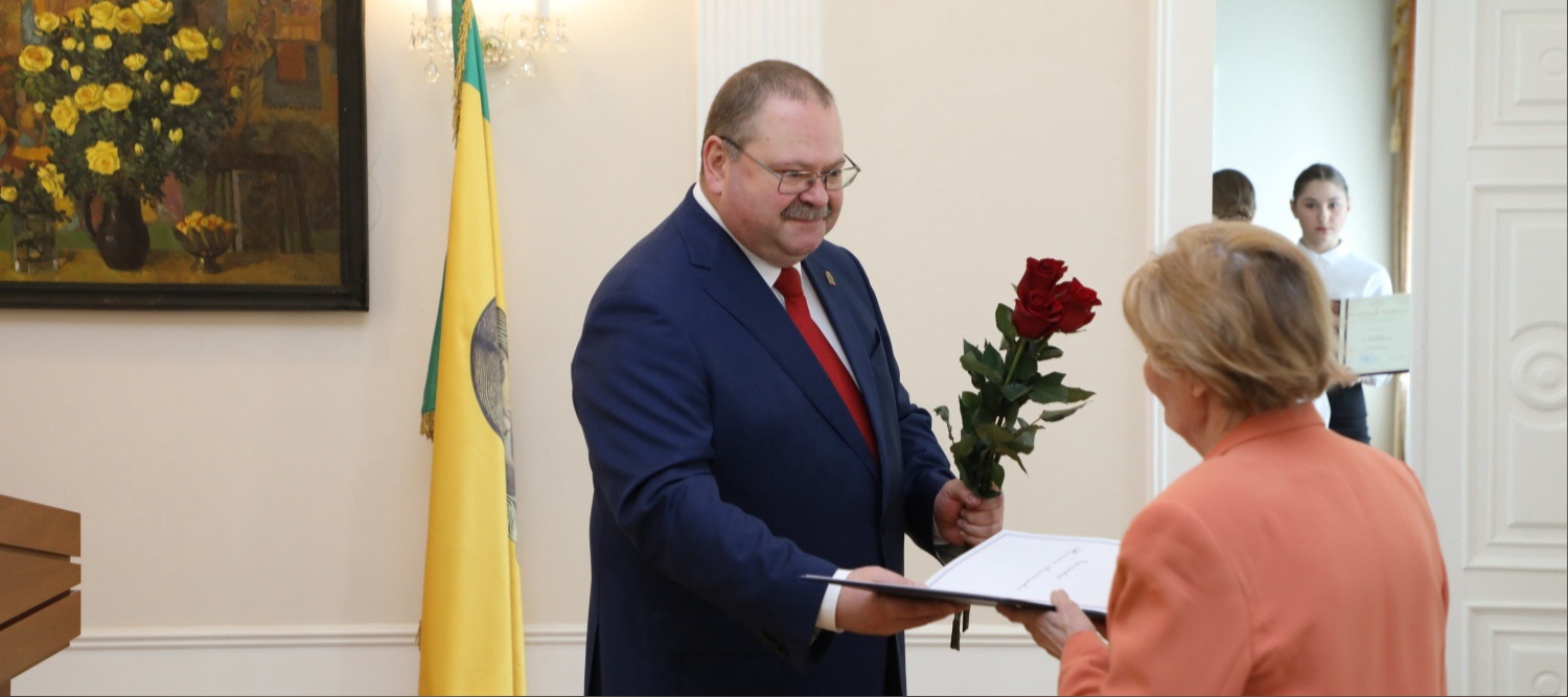 Олег Мельниченко вручил пензенцам государственные награды