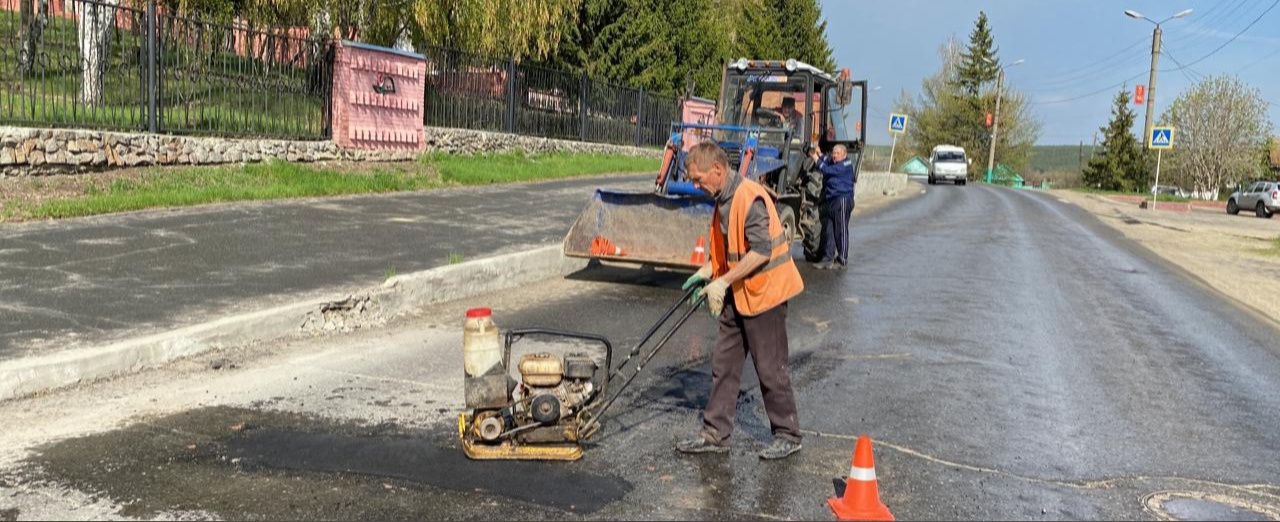 В Кузнецке начался ямочный ремонт дорог