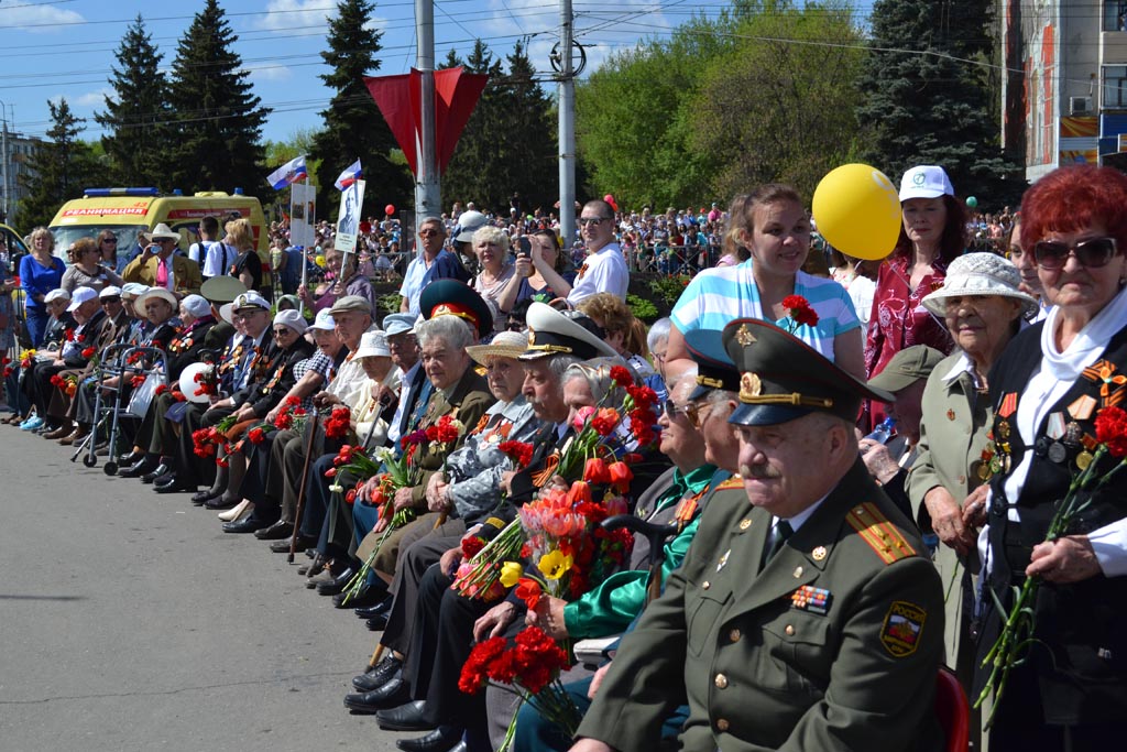 В России более 20 тысяч ветеранов получили по 10 000 рублей ко Дню Победы