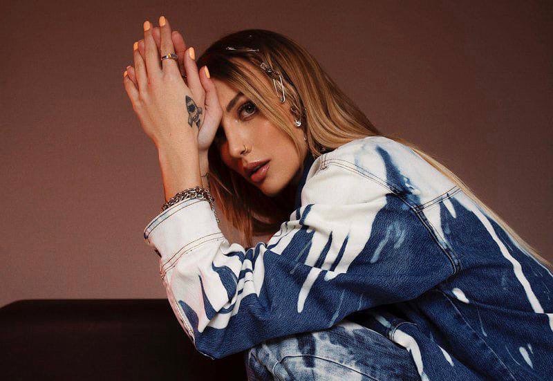 Организаторы концертов популярной молодежной певицы перепутали Пермь и Пензу