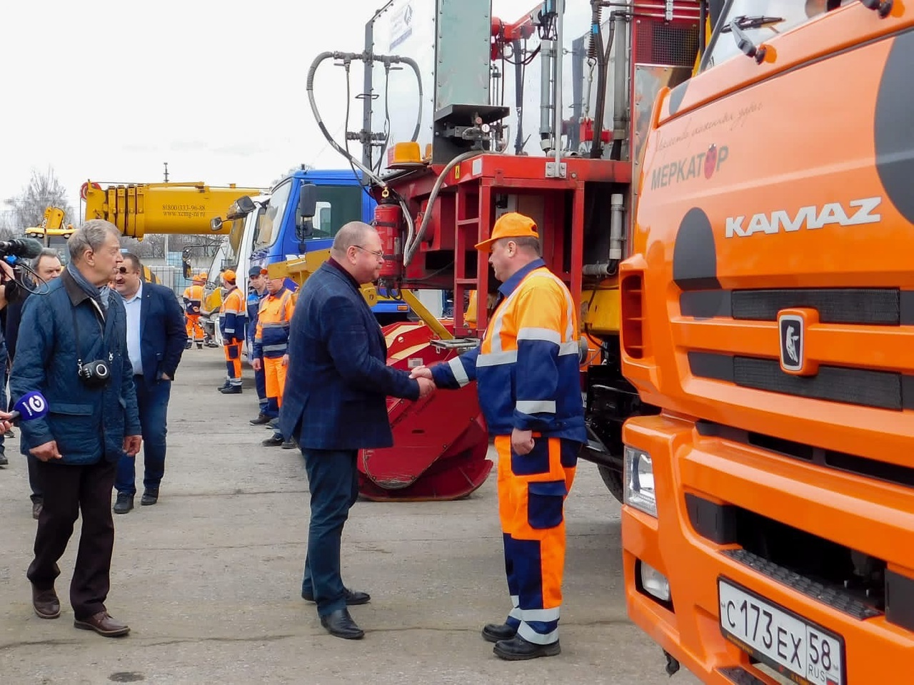 Олег Мельниченко назвал сроки ремонта дорог