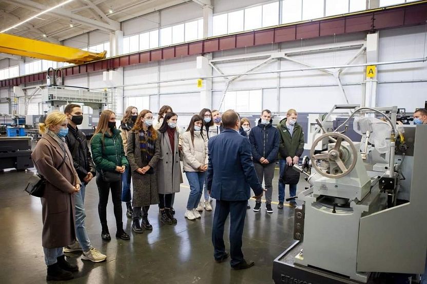 Валерий Лидин заявил о важности повышения престижа технических специальностей