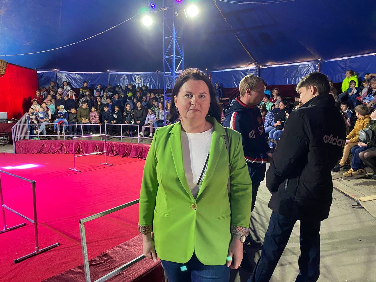 Ольга Чистякова организовала визит детей Донбасса в цирк