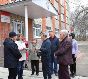 Валерий Лидин: асфальтовые дорожки перед входом в Сердобский роддом необходимо отремонтировать