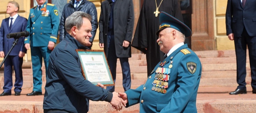 Валерий Лидин наградил лучших сотрудников противопожарной службы Пензенской области