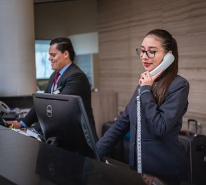 Популярный сервис аренды жилья отменил все бронирование в России