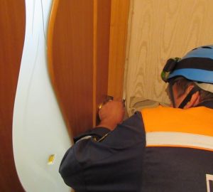 В Пензе спасатели помогли двухлетнему ребенку, закрывшемуся в комнате