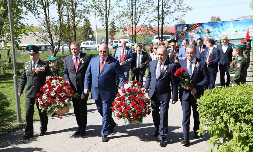 Олег Мельниченко и Валерий Лидин посетили родину героя обороны Бреста
