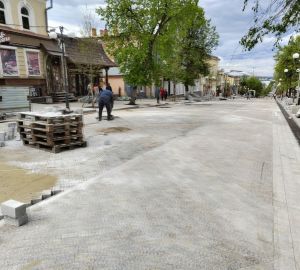 Стало известно, какой плиткой замостят верхнюю часть улицы Московской