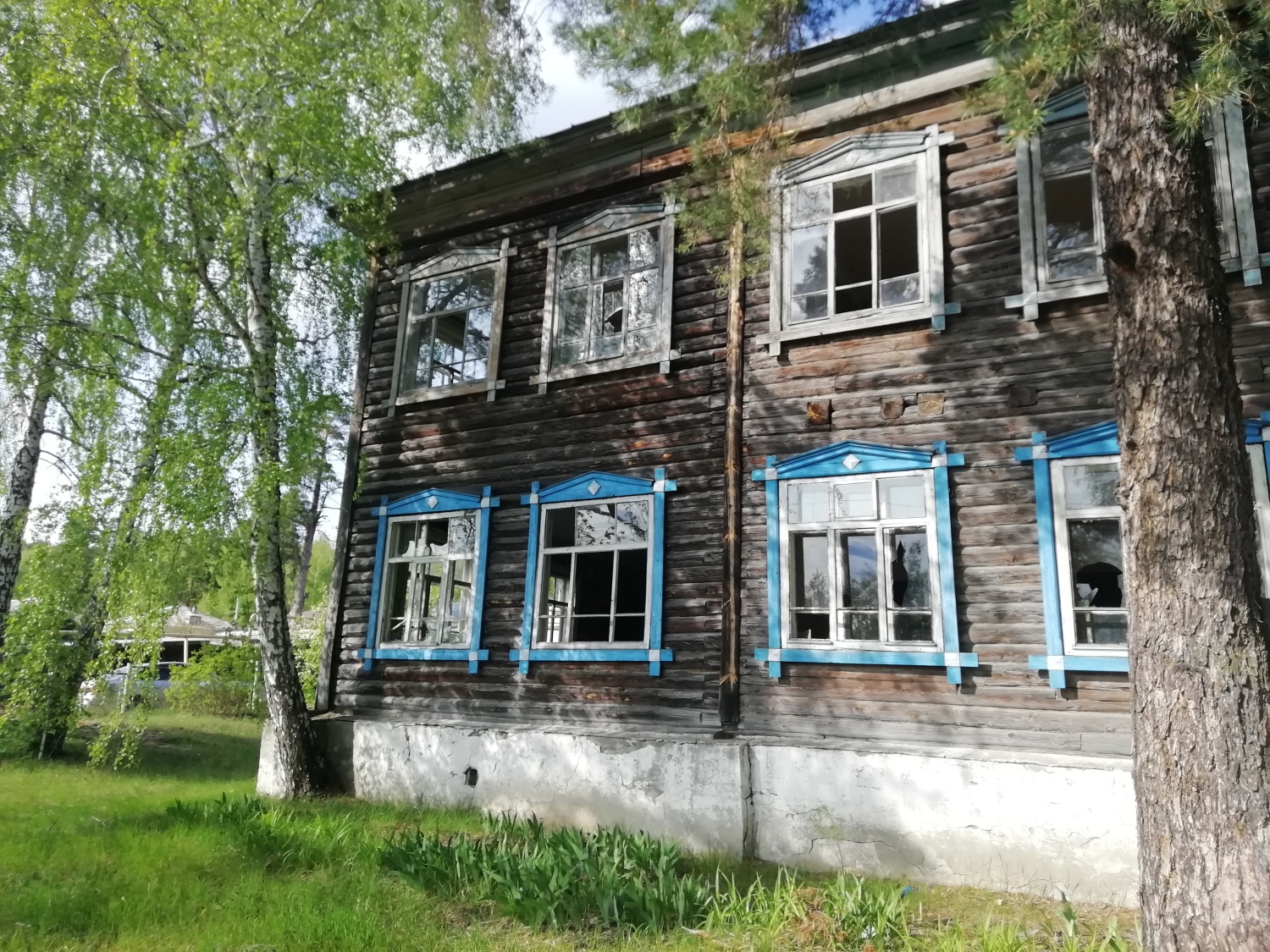 В Кузнецком районе продолжает разрушаться здание дома-интерната для пожилых