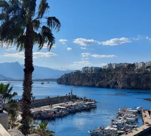 Как туристам из России платить за покупки в Турции