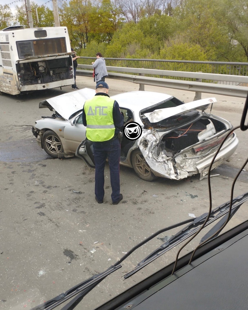 В Пензе три девушки пострадали в тройном ДТП на путепроводе
