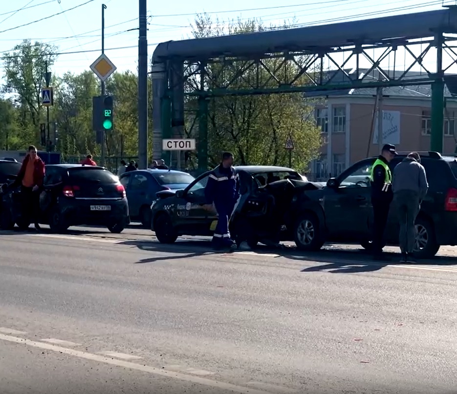 В день весны и труда в Пензе 5 авто устроили жесткое ДТП