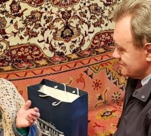 Валерий Лидин вручил Почетный знак ветерану пионерского движения